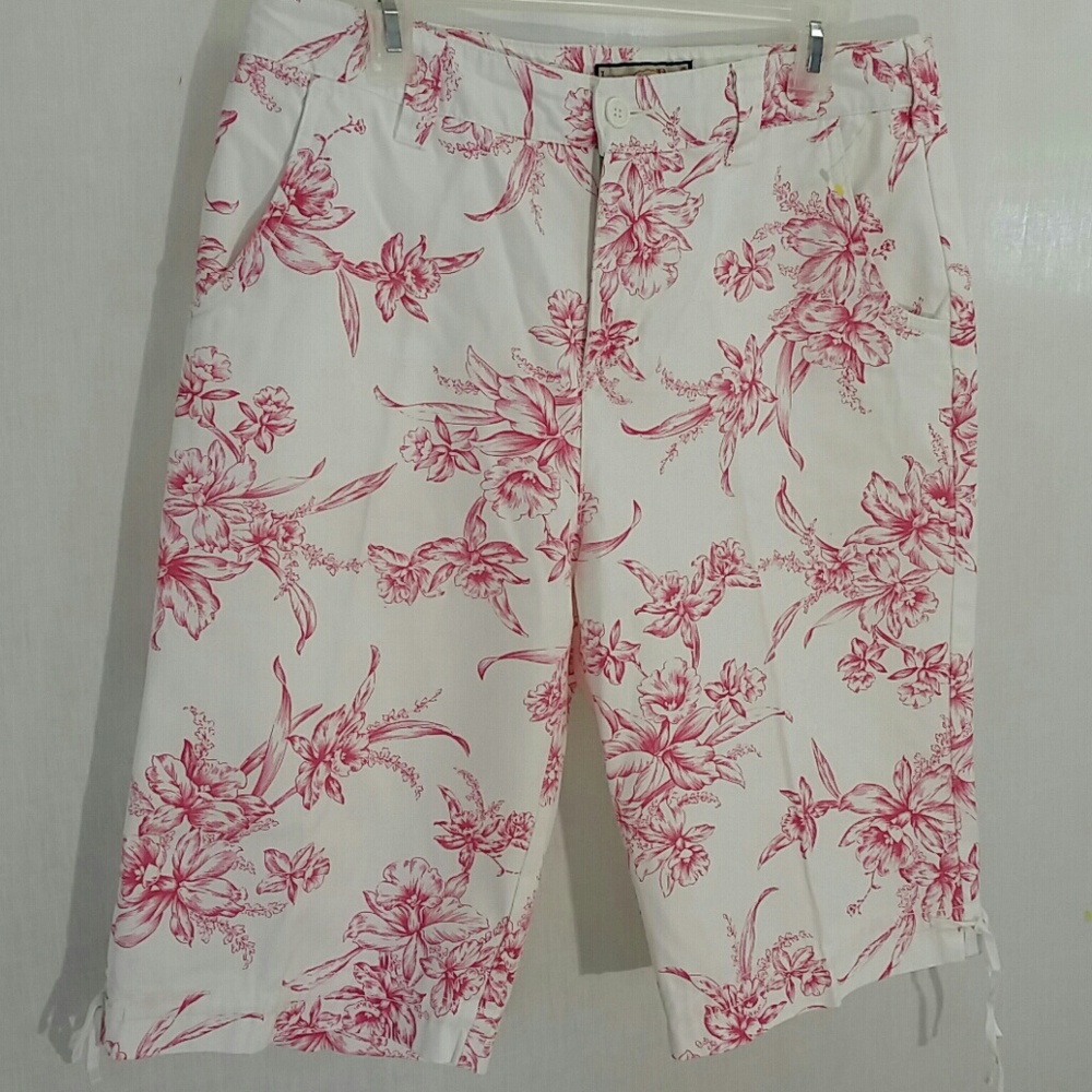 B2G1 Jamaican Bay Floral Bermuda Shorts